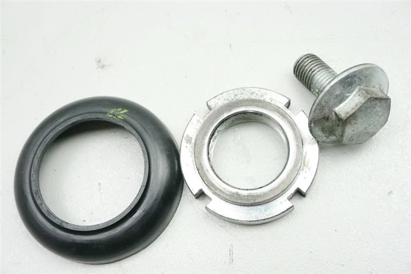 SUZUKI RG 80 GAMMA NC11A SCREW STEERING HEAD LOCK NUT YOKE