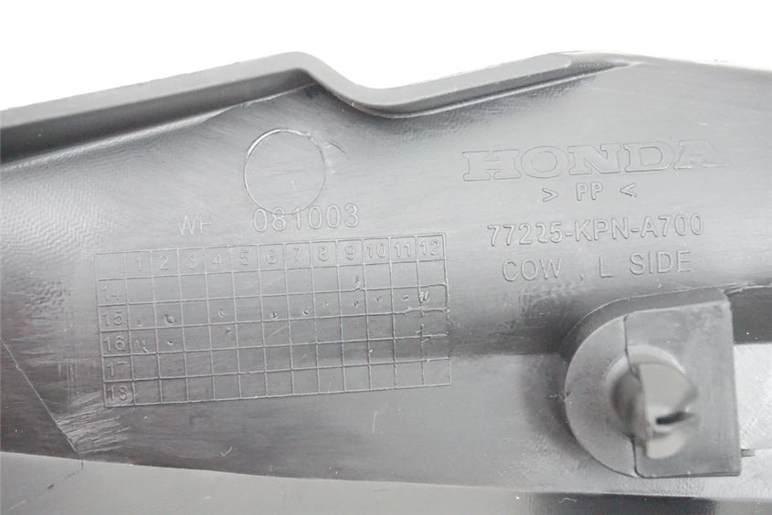 HONDA CB 125 F JC64 REAR FAIRING LEFT BOTTOM COVER TRIM