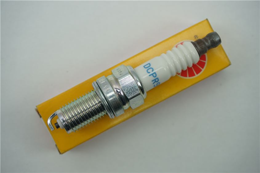 BUJÍA NGK - DCPR9E