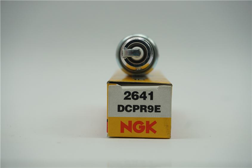 BUJÍA NGK - DCPR9E