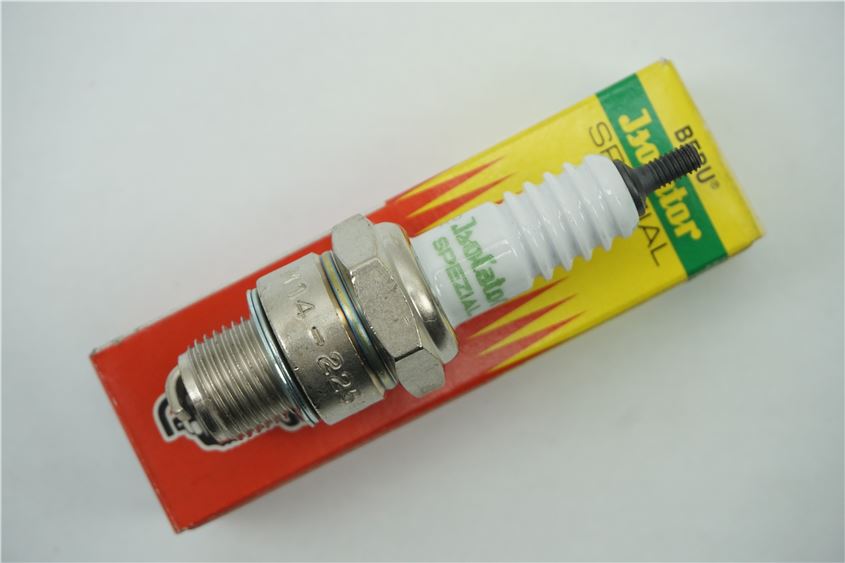 SPARK PLUG BERU INSULATOR - M14-225
