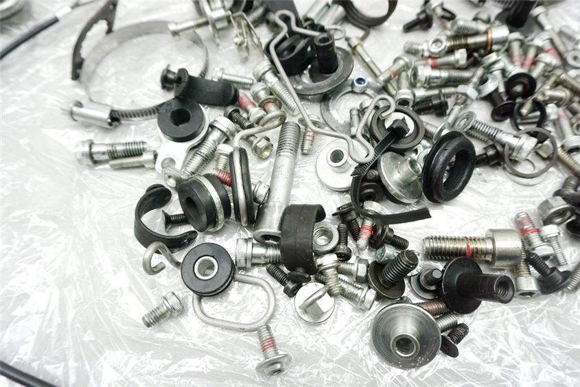 DUCATI MONSTER 696 M5 SCHRAUBEN & KLEINTEILE