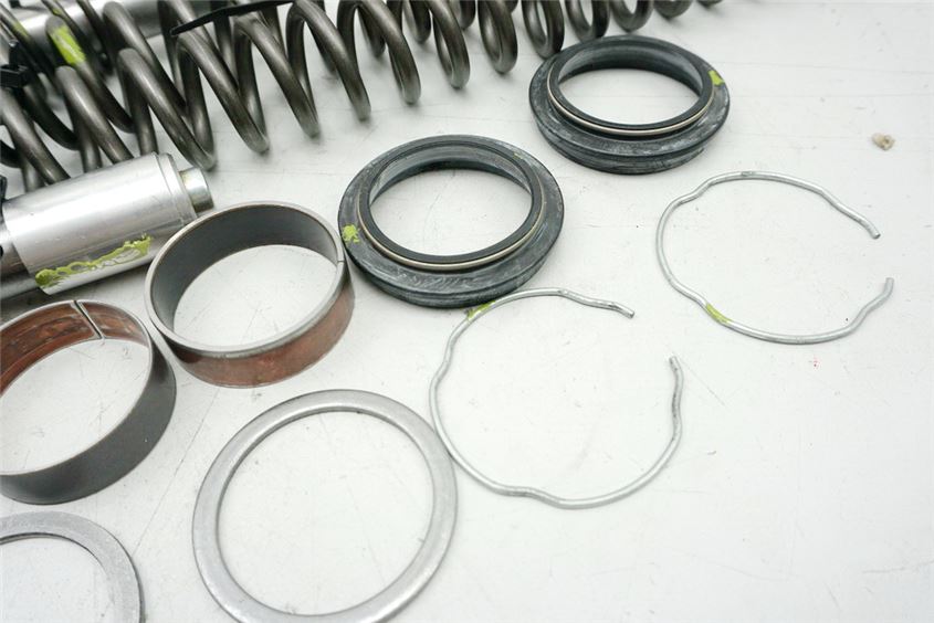YAMAHA XVZ 1300 VP09 ROYAL STAR FORK INTERNAL PARTS DAMPER SPRING CARTRIDGE - PAIR