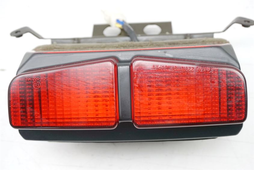 YAMAHA FZS 600 RJ02 FAZER TAIL LIGHT REAR LAMP