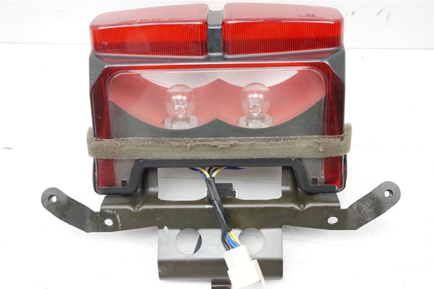 YAMAHA FZS 600 RJ02 FAZER TAIL LIGHT REAR LAMP