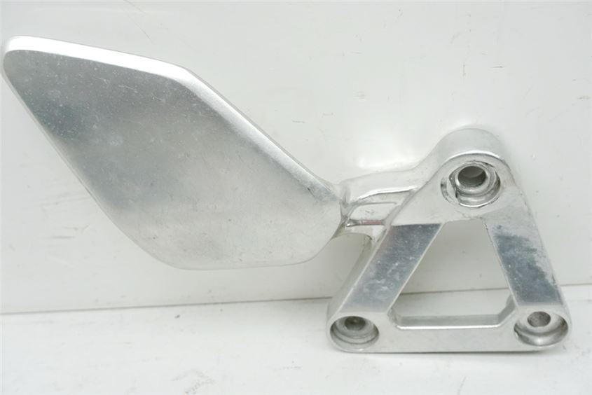 YAMAHA FZS 600 RJ02 FAZER SOPORTE REPOSAPIÉS CONDUCTOR IZQUIERDO SOPORTE REPOSAPIÉS