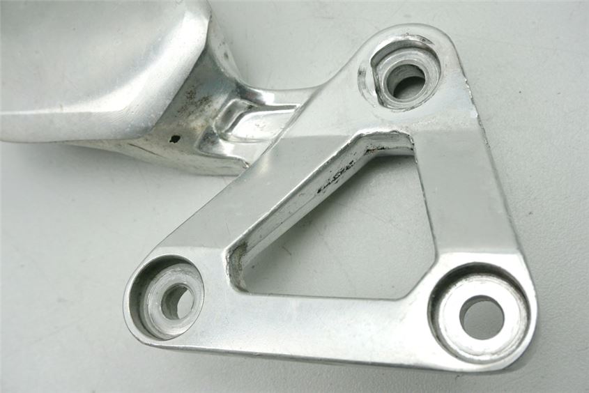 YAMAHA FZS 600 RJ02 FAZER SOPORTE REPOSAPIÉS CONDUCTOR IZQUIERDO SOPORTE REPOSAPIÉS