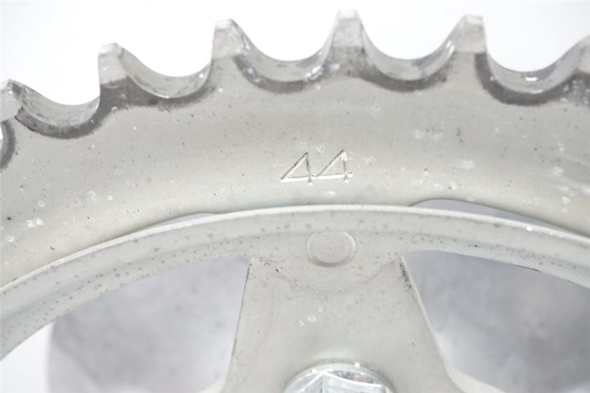 HONDA XL 125 V JC32 VARADERO KETTENRADTRÄGER AUFNAHME KETTENRAD