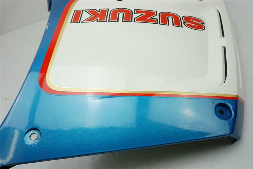 SUZUKI GSX 550 GSX 750 SIDE FAIRING RIGHT COVER 94431-43410