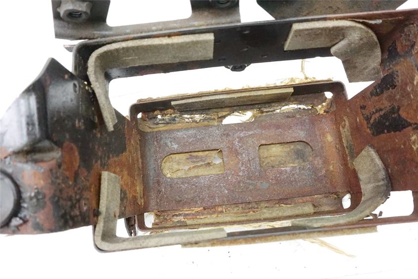 SUZUKI DR 650 SP43 B BATTERIEKASTEN BATTERIEFACH
