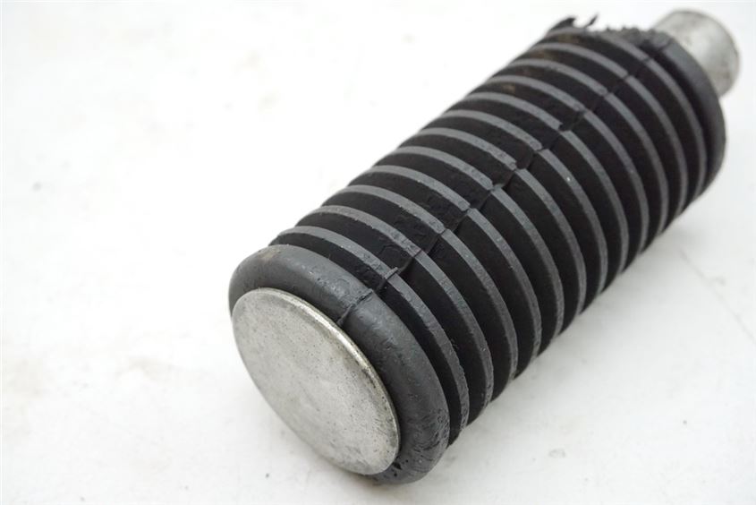 SUZUKI DR 650 SP43 B FUßRASTE SOZIUS LINKS FOOTREST