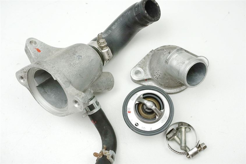SUZUKI VLR 1800 T WVCT C 1800 R THERMOSTAT THERMOSTATGEHÄUSE