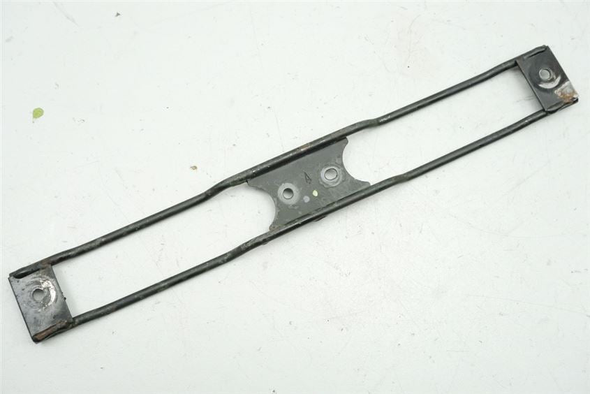 SUZUKI DR 650 SP43 B HALTERUNG SEITENVERKLEIDUNG STREBE HALTEPLATTE
