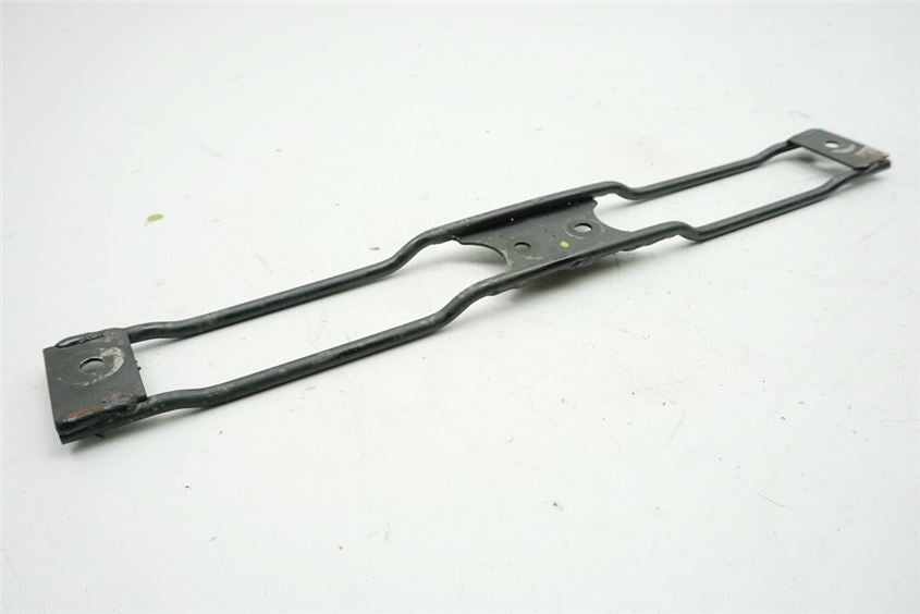 SUZUKI DR 650 SP43 B HALTERUNG SEITENVERKLEIDUNG STREBE HALTEPLATTE