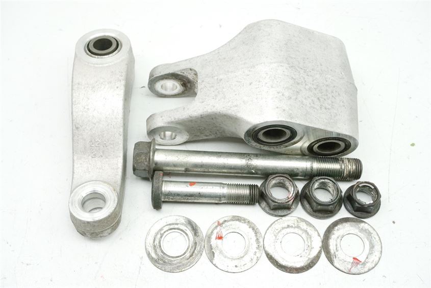 SUZUKI VLR 1800 T WVCT C 1800 R UMLENKUNG FEDERBEIN UMLENKHEBEL