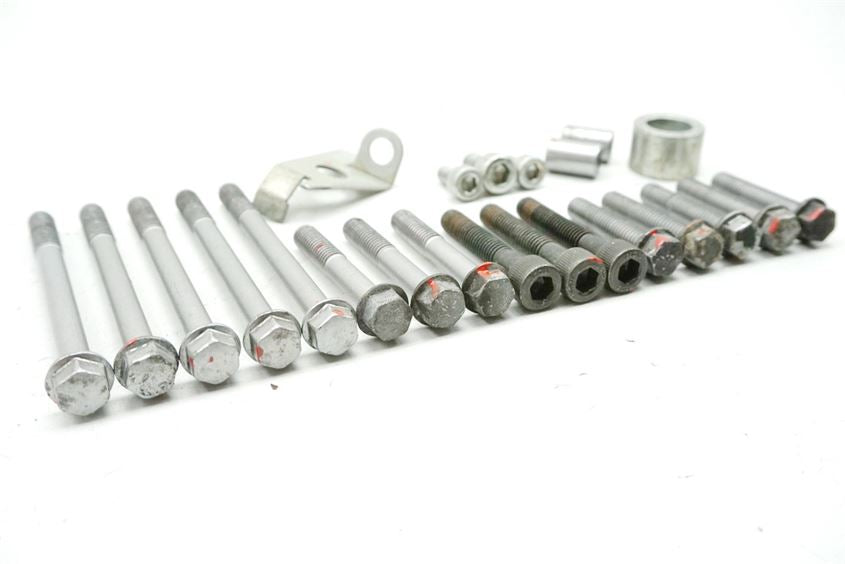 SUZUKI VLR 1800 T WVCT C 1800 R SCHRAUBEN LIMADECKEL STATOR SCREWS