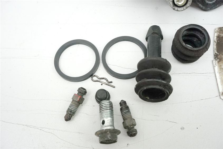 SUZUKI VLR 1800 T WVCT C 1800 R BREMSSATTEL HINTEN BRAKE CALIPER