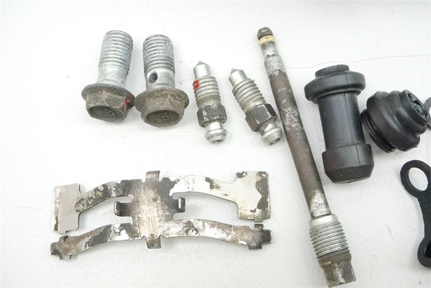 SUZUKI VLR 1800 T WVCT C 1800 R BREMSSATTEL LINKS BRAKE CALIPER