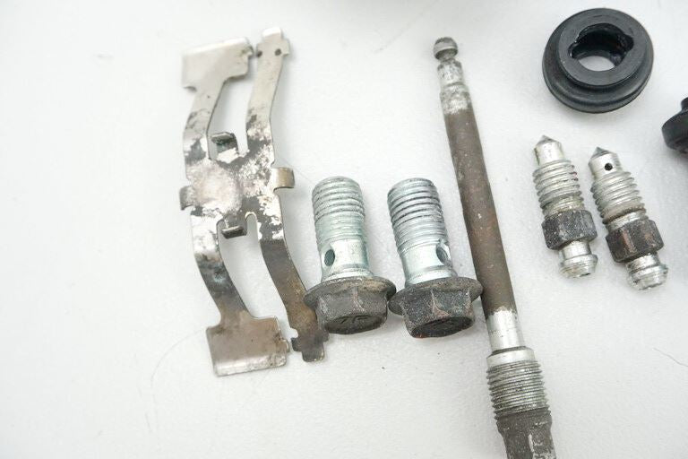 SUZUKI VLR 1800 T WVCT C 1800 R BREMSSATTEL RECHTS BRAKE CALIPER