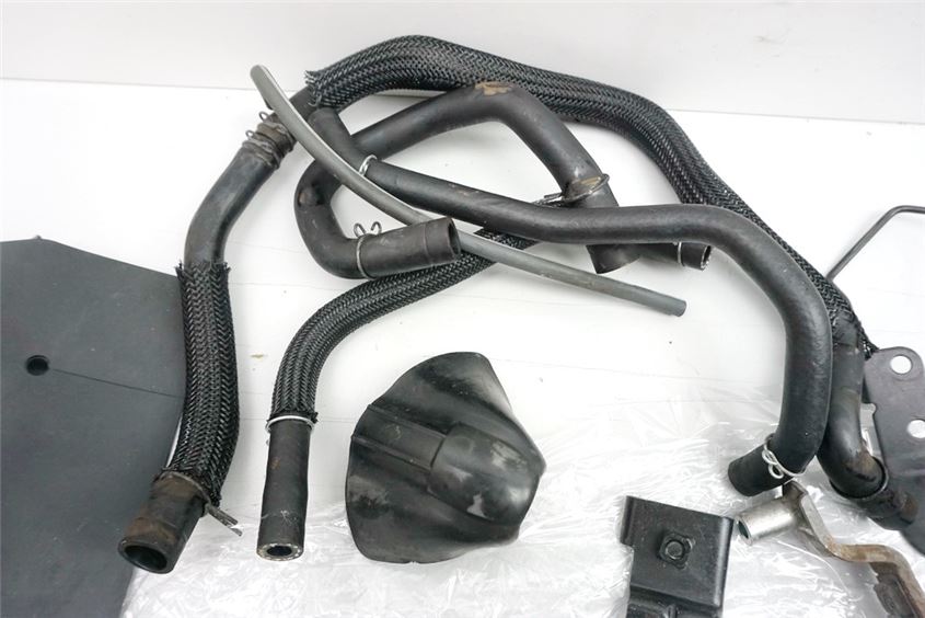 SUZUKI VLR 1800 T WVCT C 1800 R SCHRAUBEN & KLEINTEILE & HALTER