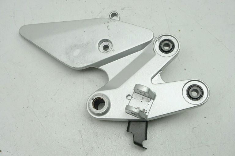 YAMAHA FZ6 N RJ07 SOPORTE DE ESTRIBERA DERECHO DEL CONDUCTOR, SOPORTE DE ESTRIBERA, PLACA DE ESTRIBERA