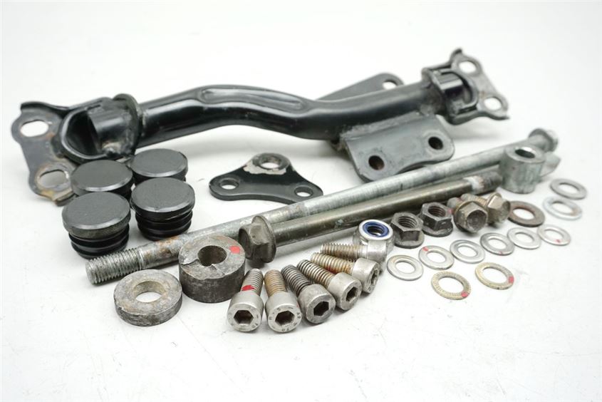 HONDA NTV 650 RC33 REVERE ENGINE MOUNT AXLE BOLTS SCREWS ENGINE BRACKET
