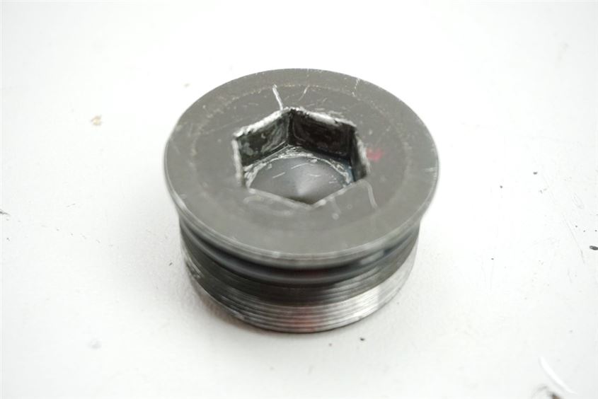 HONDA NTV 650 RC33 REVERE SCREW FORK RIGHT CLOSURE PLUG