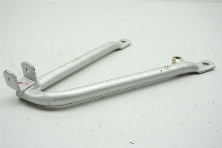 SUZUKI RG 80 GAMMA NC11A SOPORTE ESTRIBERA TRASERO IZQUIERDO SOPORTE ESTRIBERA