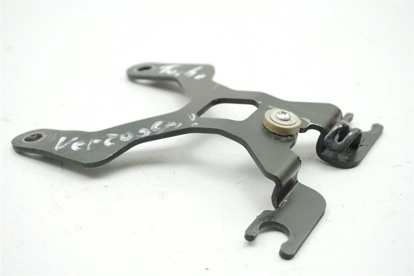 SUZUKI RG 80 GAMMA NC11A SPEEDOMETER COCKPIT BRACKET HOLDER
