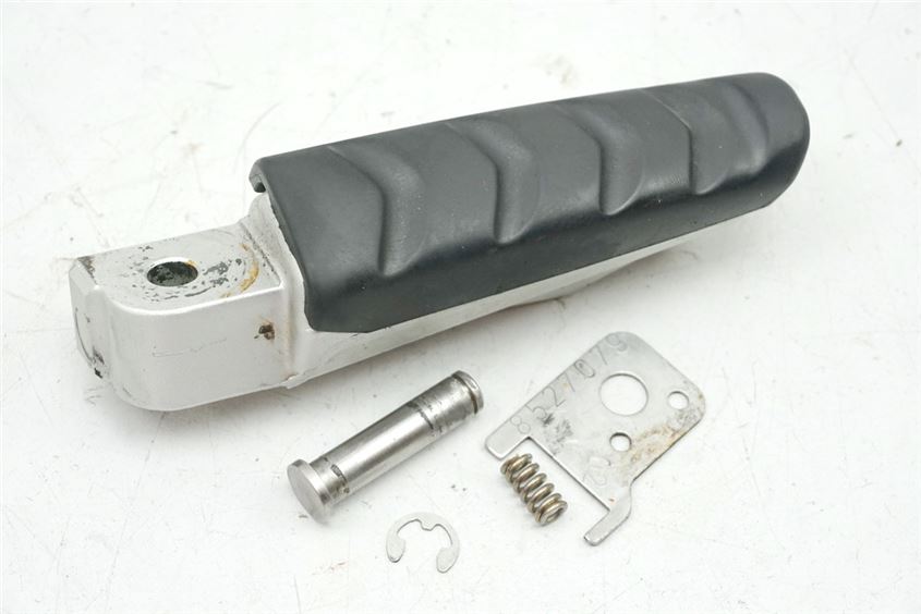 BMW C 600 SPORT C65 (C650) REPOSAPIÉS PASAJERO DERECHO