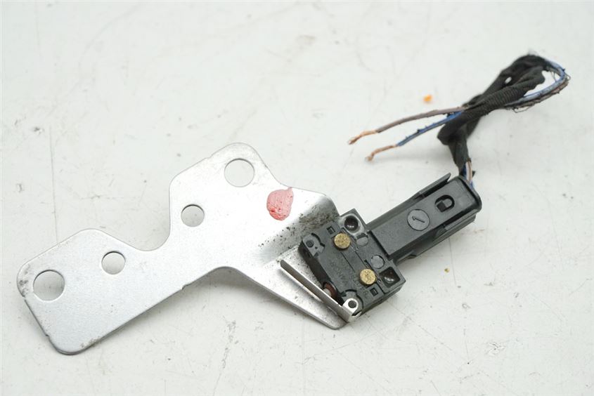 BMW C 600 SPORT C65 (C650) INTERRUPTOR EXTENSIÓN COMPARTIMENTO EQUIPAJE HUECO CASCO