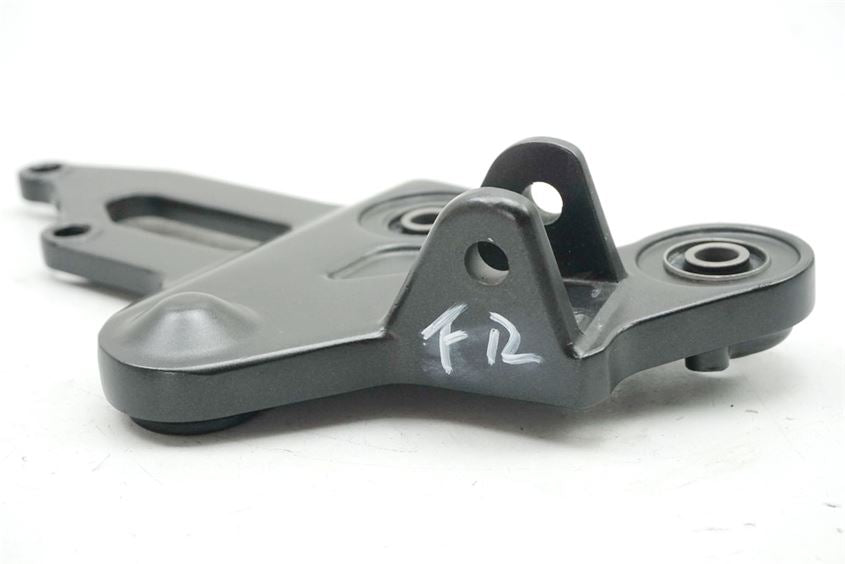 YAMAHA MT 07 TRACER 700 RM14 SOPORTE ESTRIBERA CONDUCTOR DERECHO ESTRIBERA