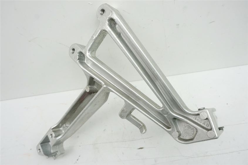 HONDA CBR 600 PC31 FUßRASTENANLAGE SOZIUS LINKS HALTER FUßRASTE