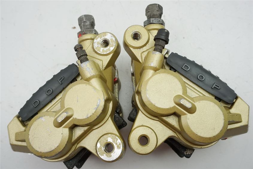 SUZUKI GSXF 600 GN72AB PINZA DE FRENO DELANTERA (ORO) - PAR