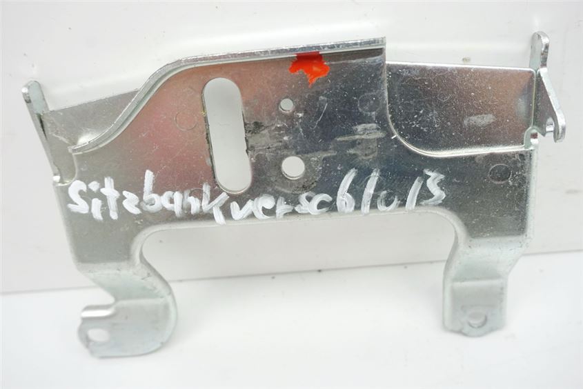HONDA CB 500 PC26 HALTERUNG VERRIEGELUNG SITZBANK HALTEPLATTE