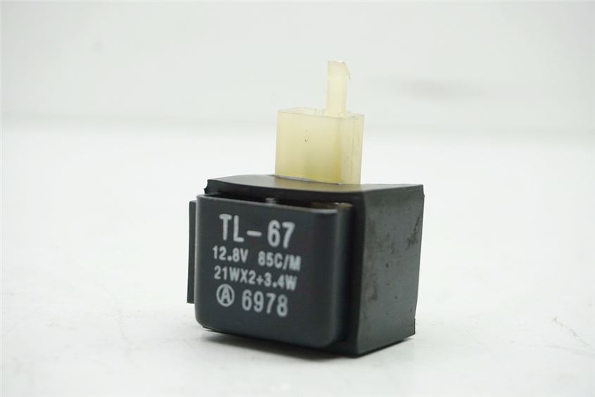 SUZUKI GSXF 600 GN72AB FLASHER RELAY