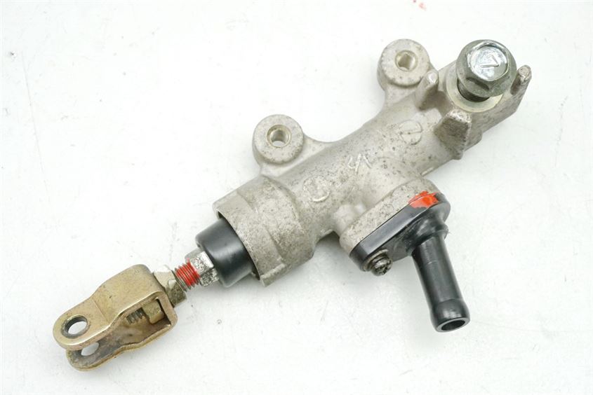 SUZUKI GSXF 600 GN72AB REAR BRAKE MASTER CYLINDER BRAKE PUMP