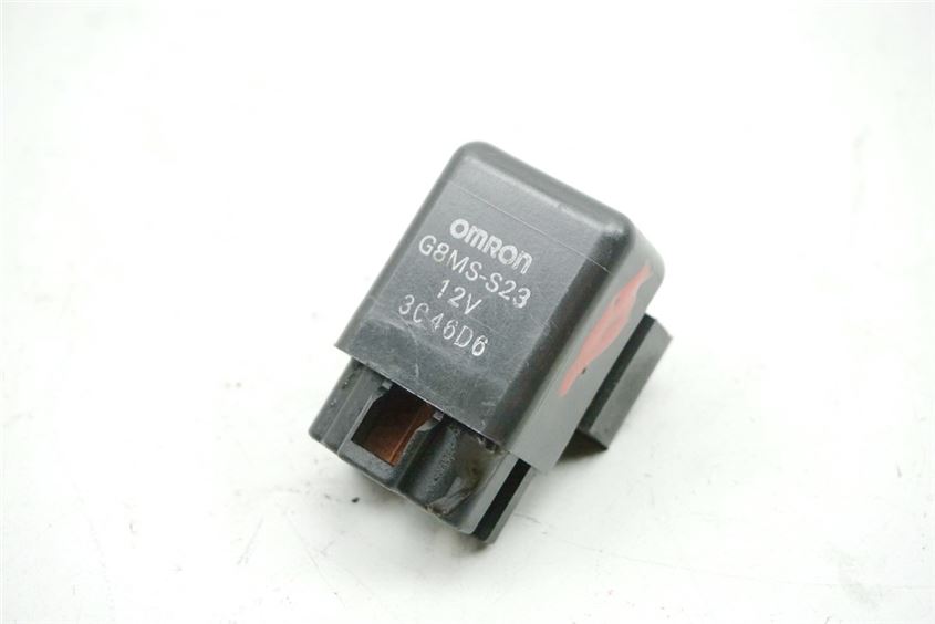 SUZUKI GSXF 600 GN72AB RELÉ DE CONTROL OMRON G8MS - S23