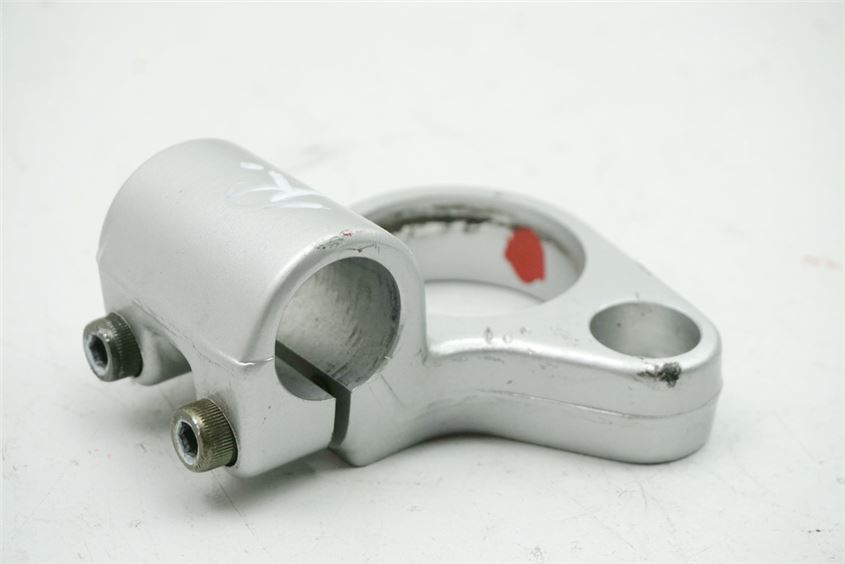 SUZUKI GSXF 600 GN72AB HOLDER HANDLEBAR STUB RIGHT CLAMP