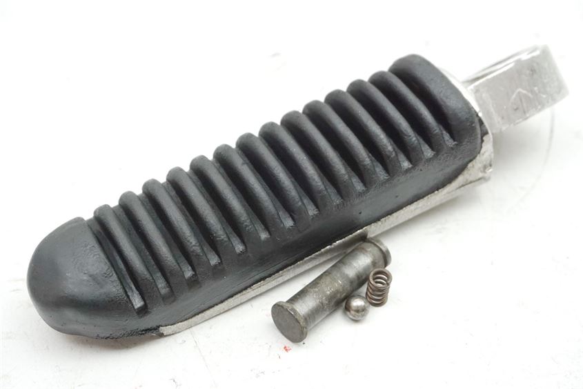 SUZUKI GSXF 600 GN72AB FOOTREST PASSENGER LEFT FOOTREST