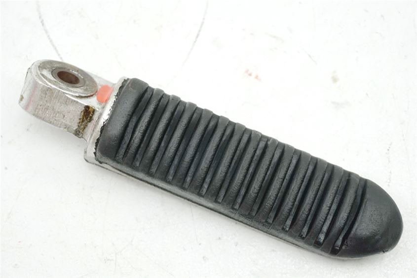 SUZUKI GSXF 600 GN72AB PASSENGER FOOTREST RIGHT