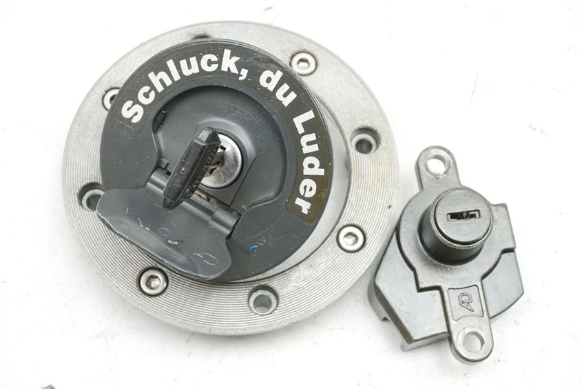 SUZUKI GSXF 600 GN72AB TAPA DE DEPÓSITO