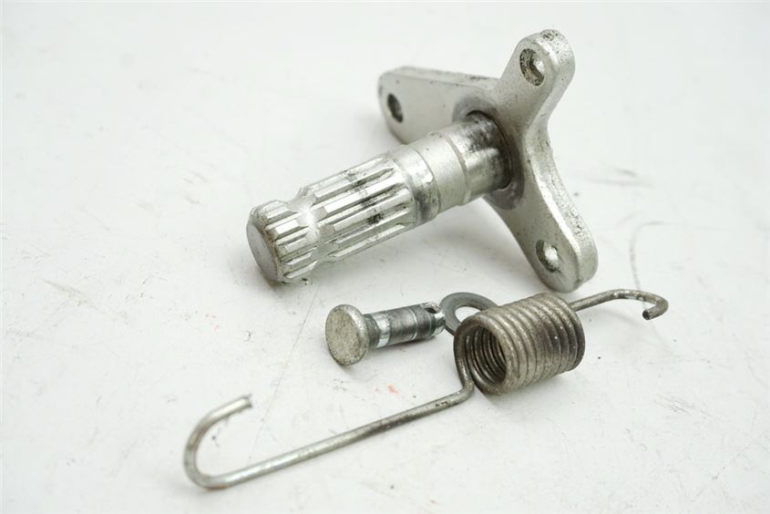 SUZUKI GSXF 600 GN72AB BRAKE PEDAL SHAFT BRACKET MOUNT HOLDER