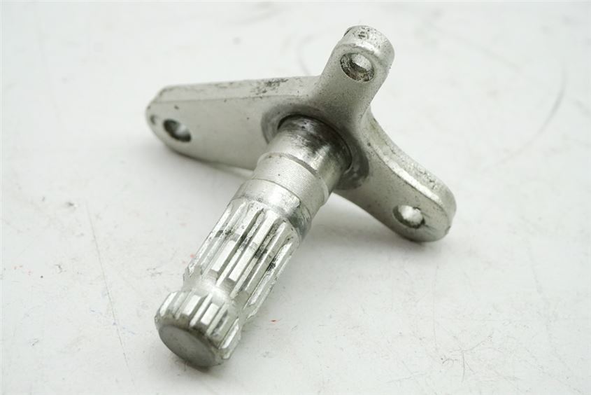 SUZUKI GSXF 600 GN72AB BRAKE PEDAL SHAFT BRACKET MOUNT HOLDER
