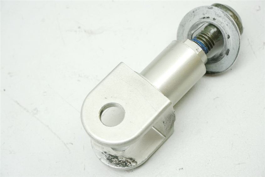 YAMAHA YZF R1 RN04 SOPORTE ESTRIBERA ARTICULACIÓN CONDUCTOR