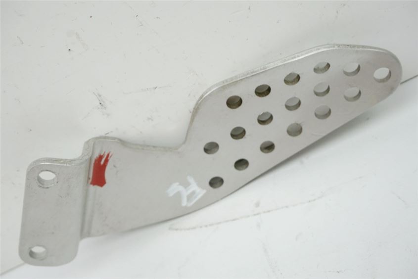 YAMAHA YZF R1 RN04 PROTECTOR DE TALÓN IZQUIERDO