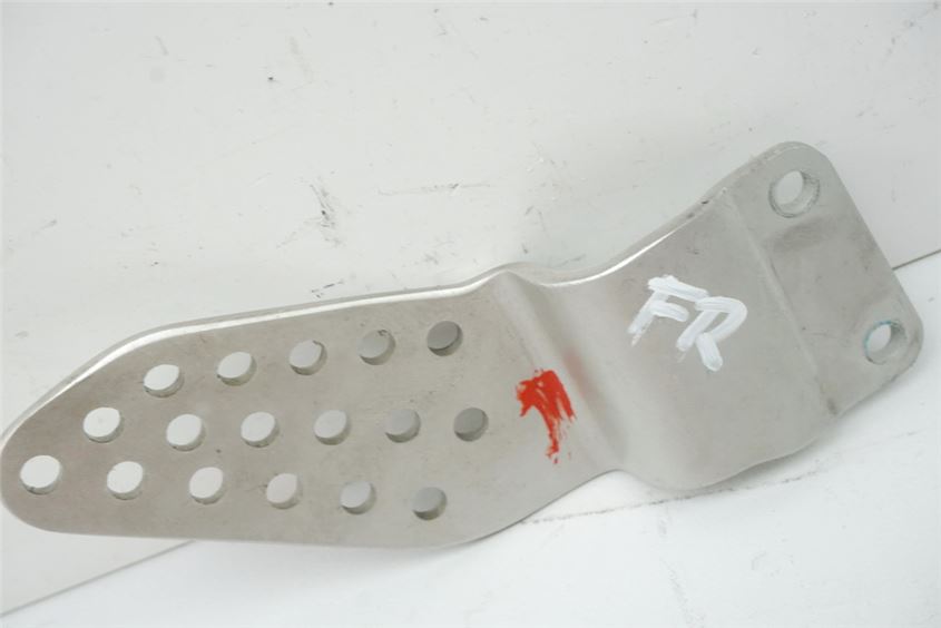 YAMAHA YZF R1 RN04 PROTECTOR DE TALÓN DERECHO