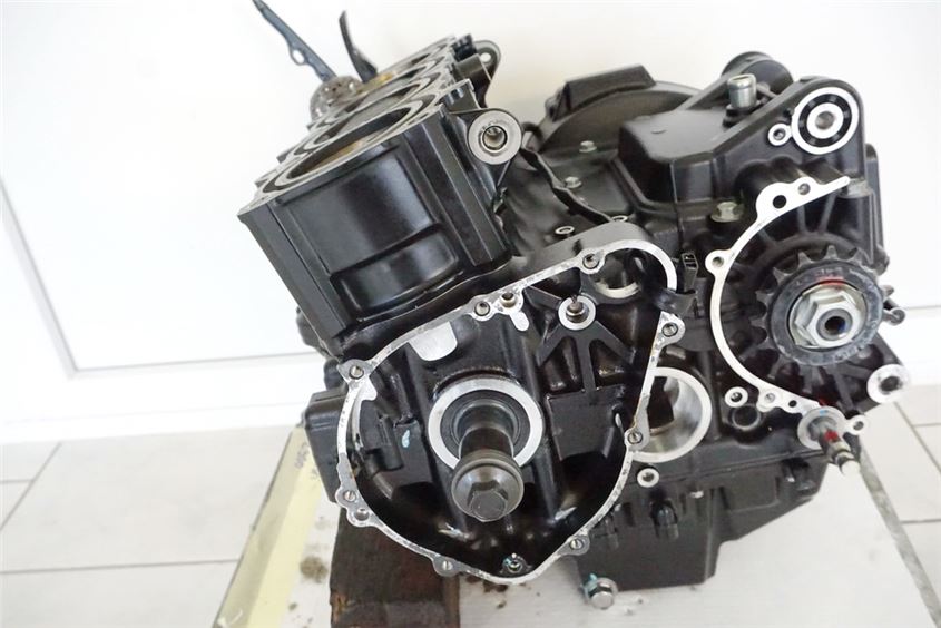 KAWASAKI Z 900 ZR900D D1 MOTOR CIGÜEÑAL CAJA DE CAMBIOS CÁRTER 5013 km