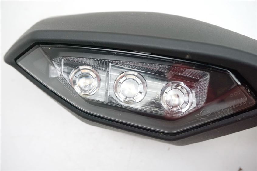 YAMAHA R1 RN32 - ESPEJO DERECHO INTERMITENTE - 2CR-26280-00