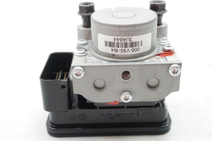 KAWASAKI Z 900 ZR900D D1 ABS PUMP CONTROL UNIT PRESSURE MODULATOR